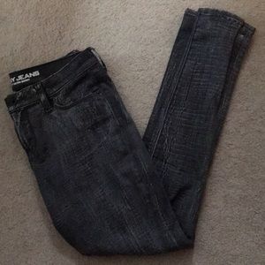 Dkny like new size 4 skinny jeans